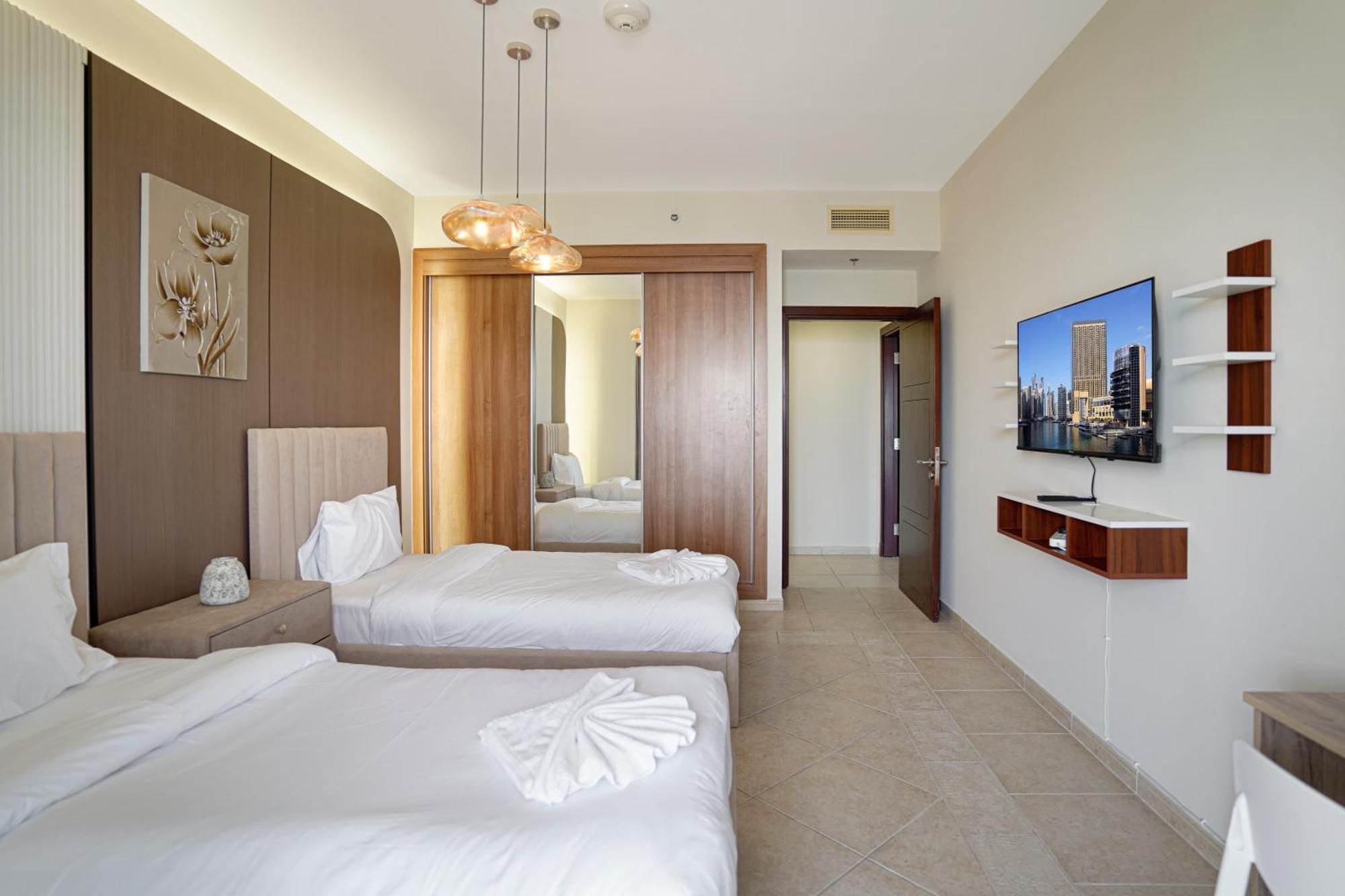 28- Cozy 2br In Marina - Ideal For Family And Long * Dubai